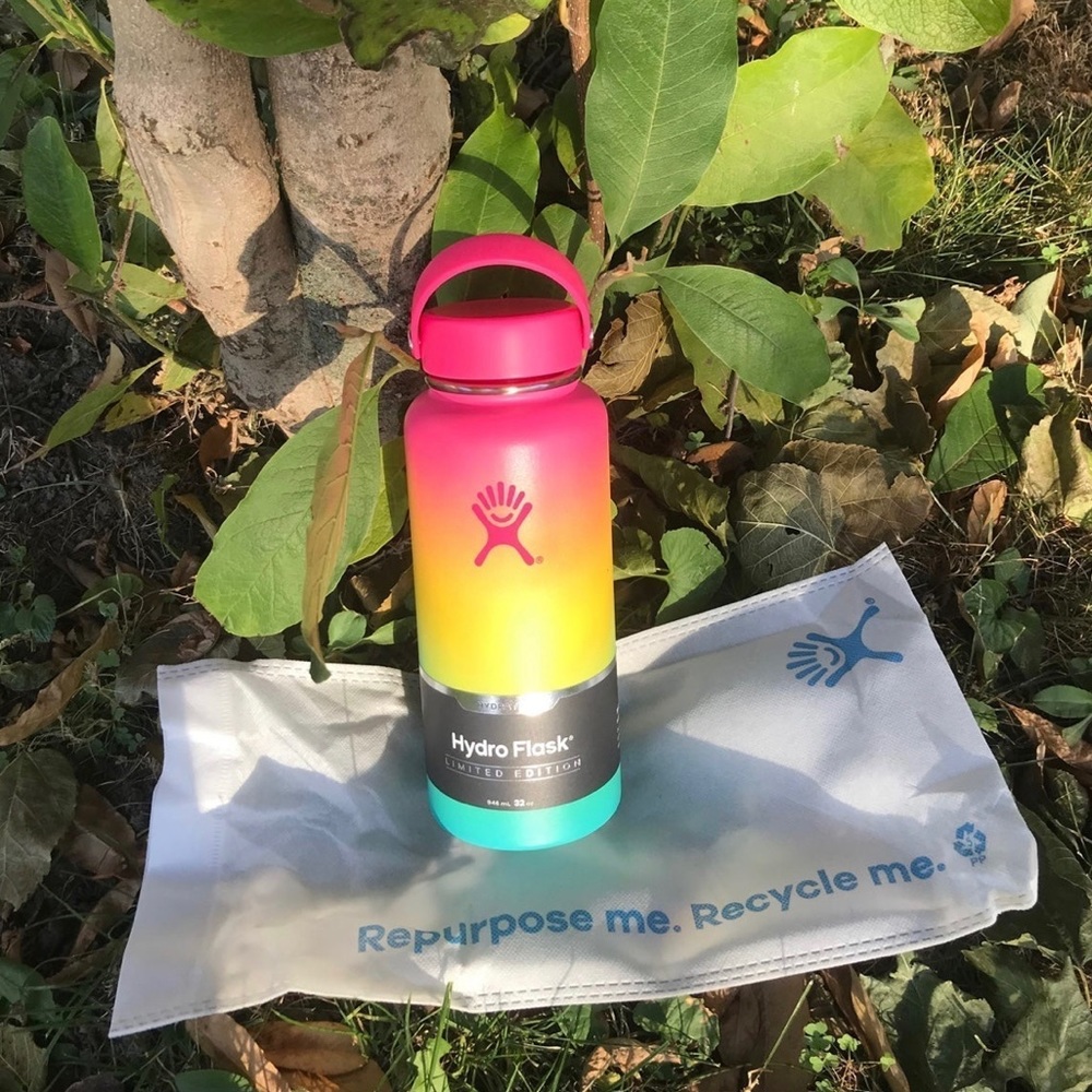 Hydro Flask 32 oz Limited Edition Hawaiian Rainbow